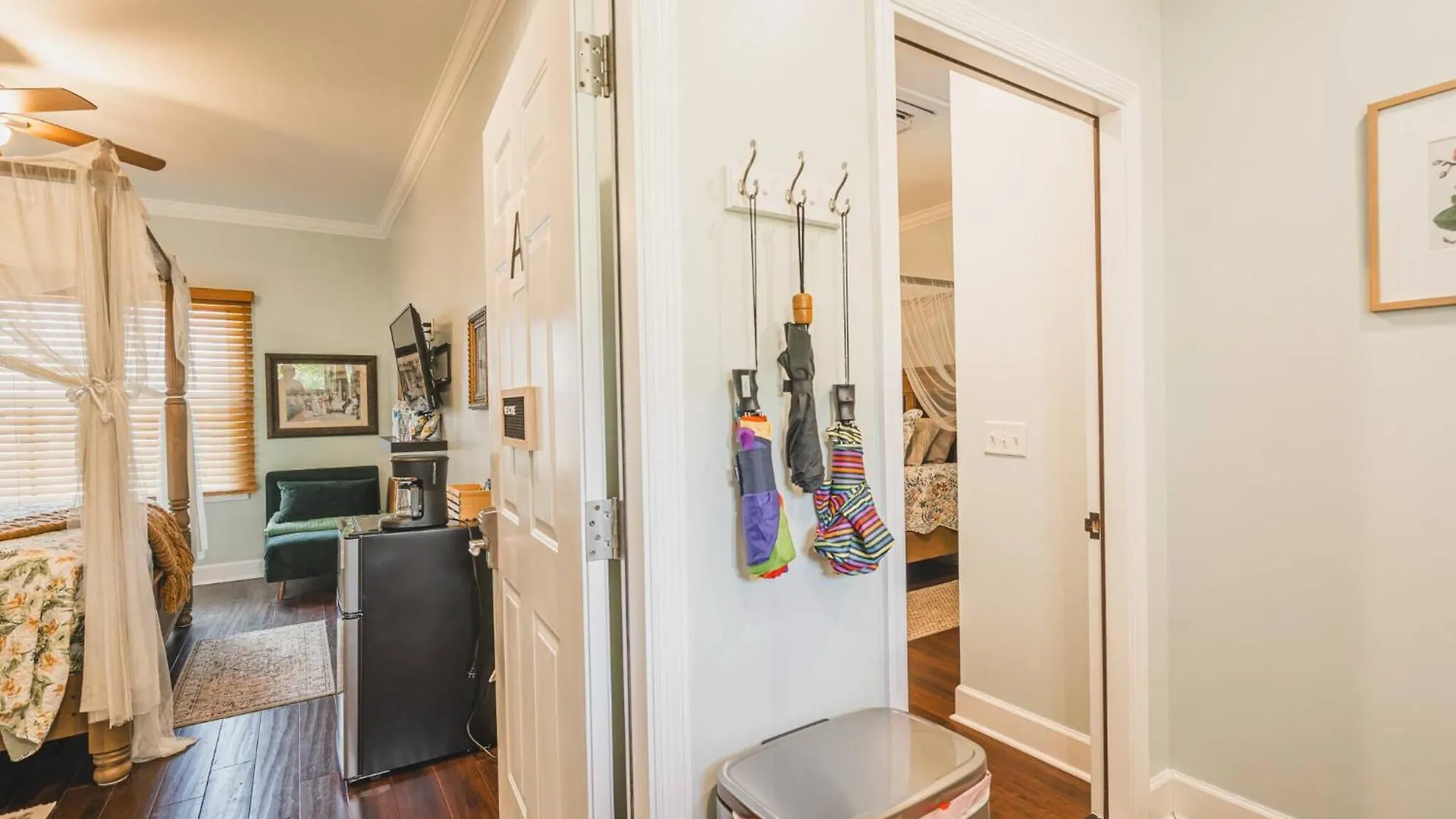 Penzion Hotel Carriage Modern House To Victorian House Savannah USA
