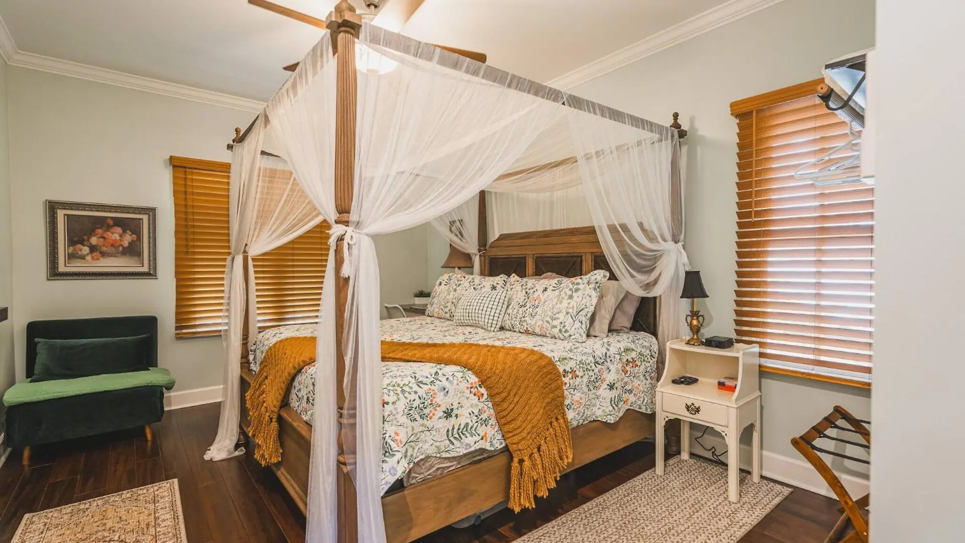Penzion Hotel Carriage Modern House To Victorian House Savannah