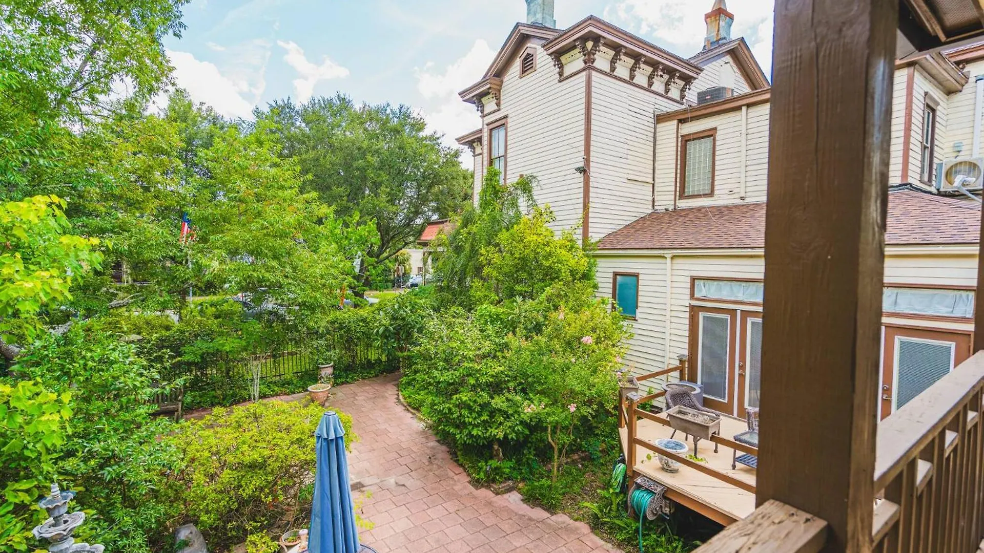 Hotel Carriage Modern House To Victorian House Savannah Penzion