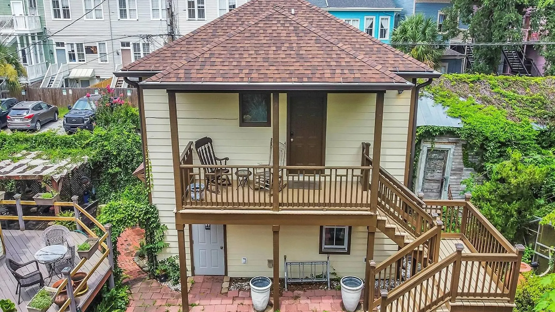 Hotel Carriage Modern House To Victorian House Savannah